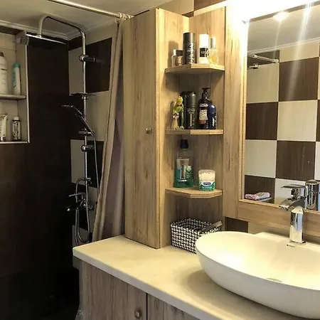 Renovated Flat With Huge Balcony - Ανακαινισμένο Διαμέρισμα Με Τεράστιο Μπαλκόνι Kardítsa Exterior foto