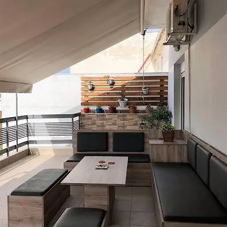 Renovated Flat With Huge Balcony - Ανακαινισμένο Διαμέρισμα Με Τεράστιο Μπαλκόνι Kardítsa Exterior foto