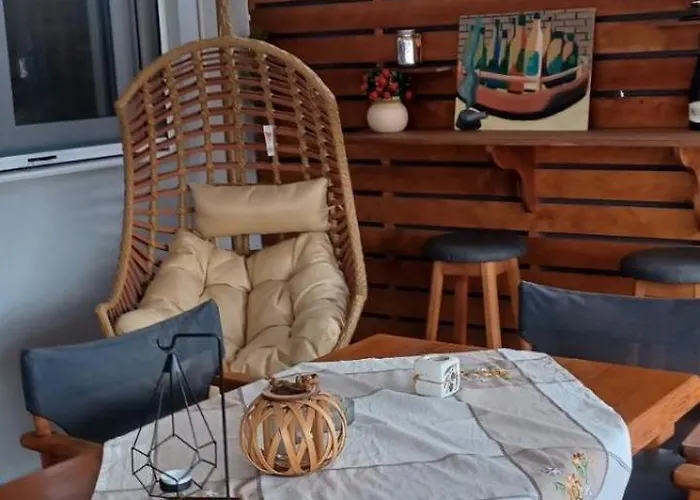 Renovated Flat With Huge Balcony - Ανακαινισμένο Διαμέρισμα Με Τεράστιο Μπαλκόνι